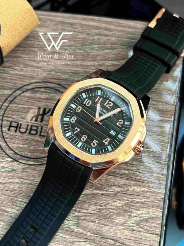 Patek Philippe Aquanaut (Black)