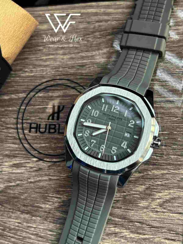 Patek Philippe Aquanaut (Grey)